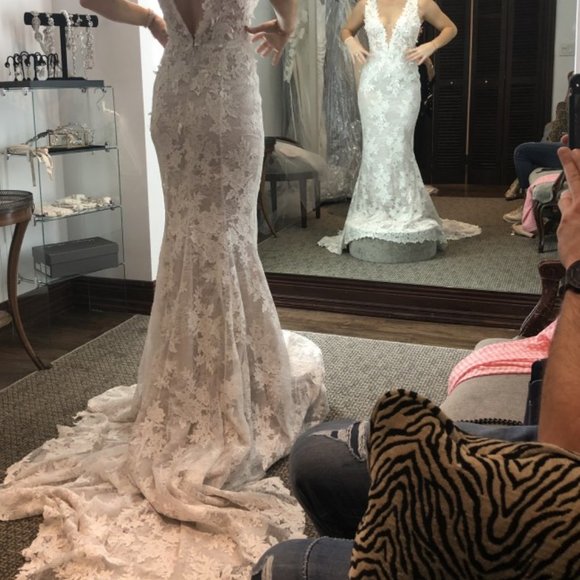 NEVER WORN Mira Zwillenger Veronica Wedding Dress - Picture 2 of 8